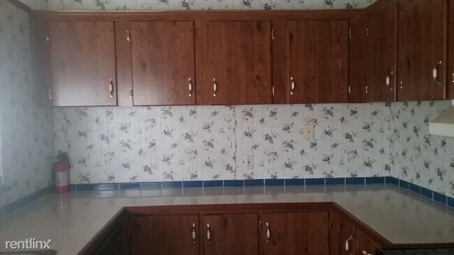 Building Photo - 3 br, 2 bath Mobile Home - 312 Drew Ave