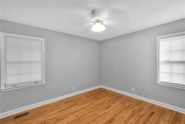 Building Photo - 1857 Fern Creek Ln NE