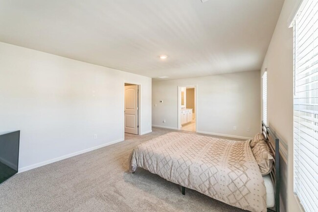 Building Photo - 7595 Jennadee Dr