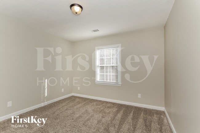 Building Photo - 10601 Parlor Rd