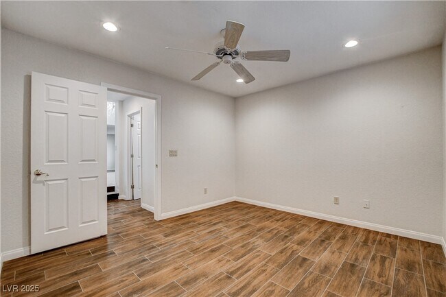 Building Photo - 9405 Mast Dr