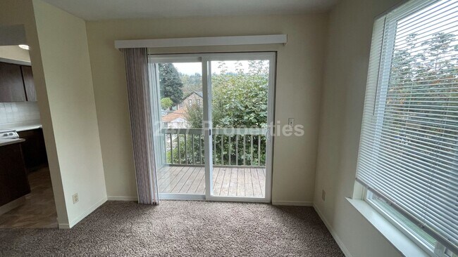 Building Photo - 2BD I 1BA - Oregon City