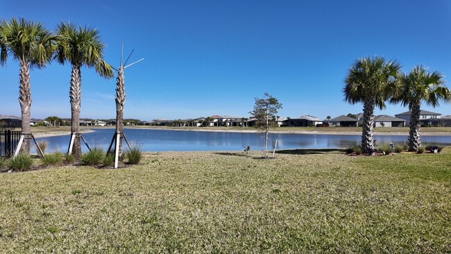 Building Photo - 3700 Passion Vine Dr