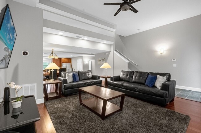 Building Photo - Luxury Resort Townhome Now for Lease