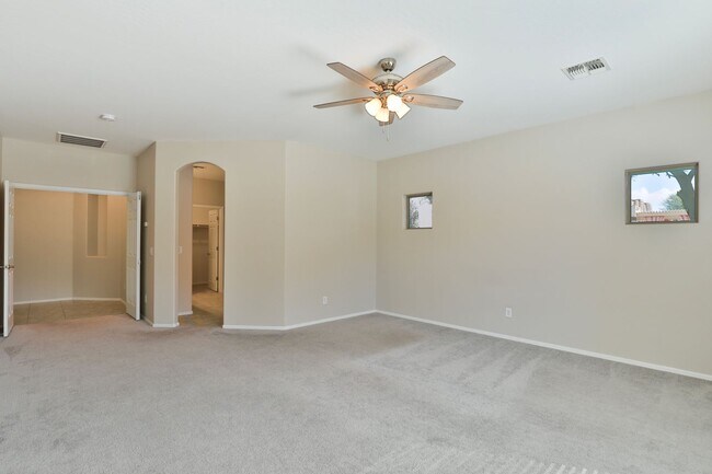 Building Photo - **Beautiful Home in Gilbert, AZ**