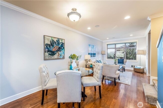 Building Photo - 2bd/2.5ba Seattle Townhome
