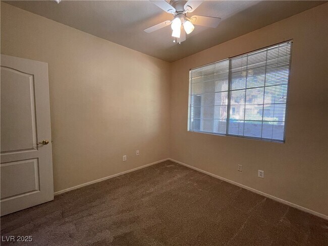 Building Photo - 9901 Trailwood Dr