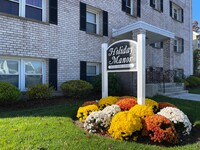 Building Photo - Holiday Manor