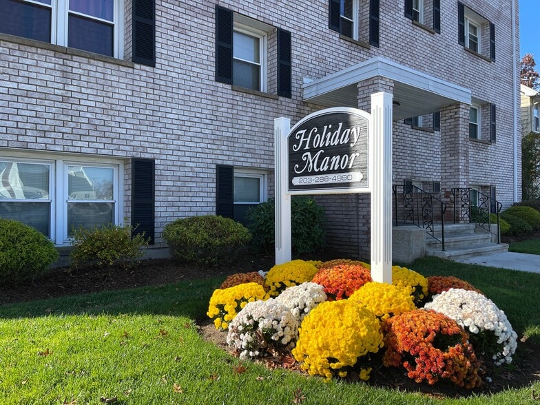 Holiday Manor 724 Savin Ave West Haven CT 06516 Apartment Finder