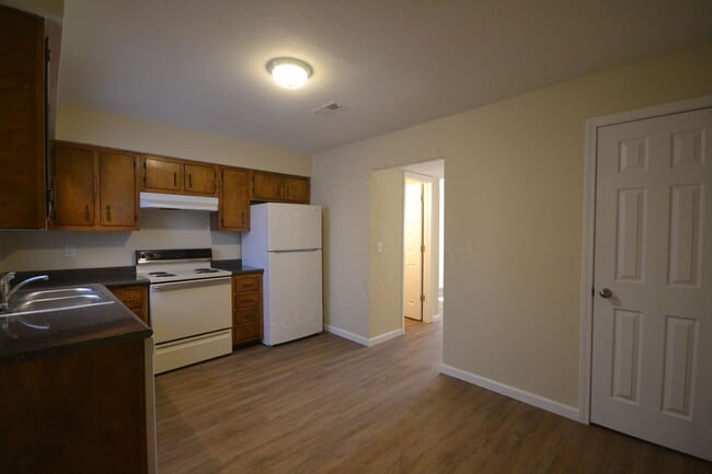 Building Photo - Northwood Hills 8 plex