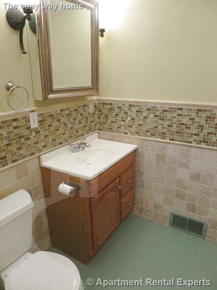 Building Photo - 47 Paulina St