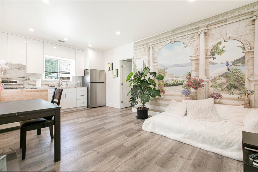 Building Photo - 1748 Opechee Way