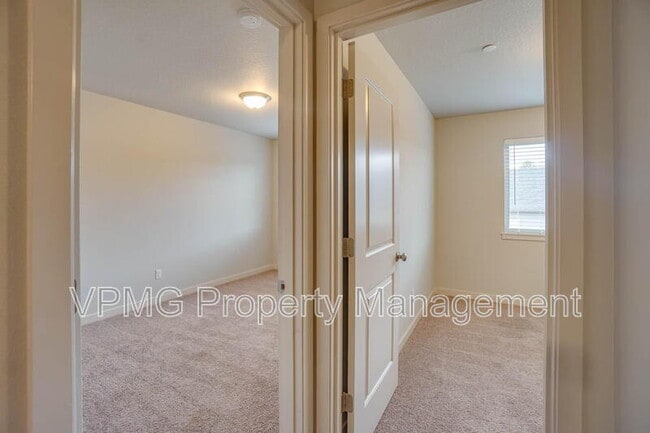 Building Photo - 137 N 44th Pl