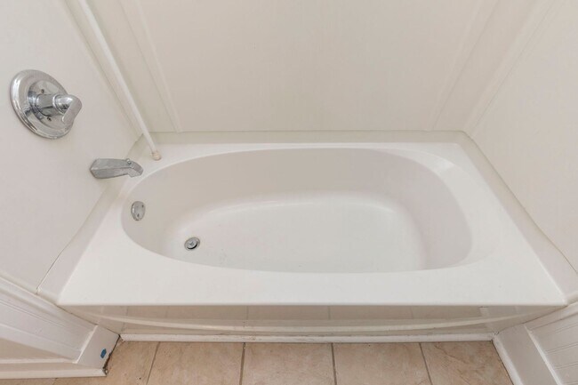 Building Photo - 616 Colorado Ave