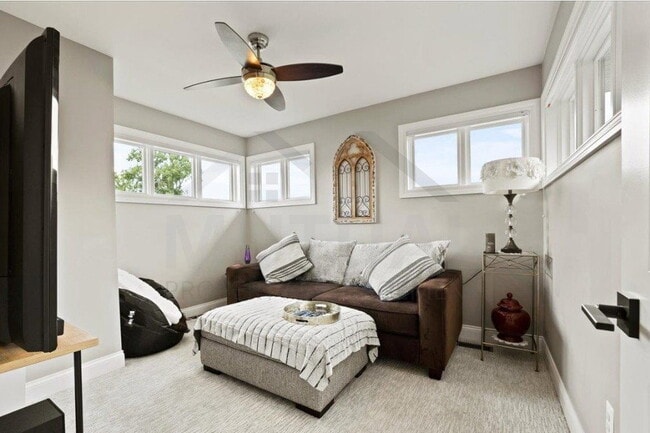 Building Photo - 8184 Woodland Shore Dr