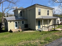 Building Photo - 117 Peyton St