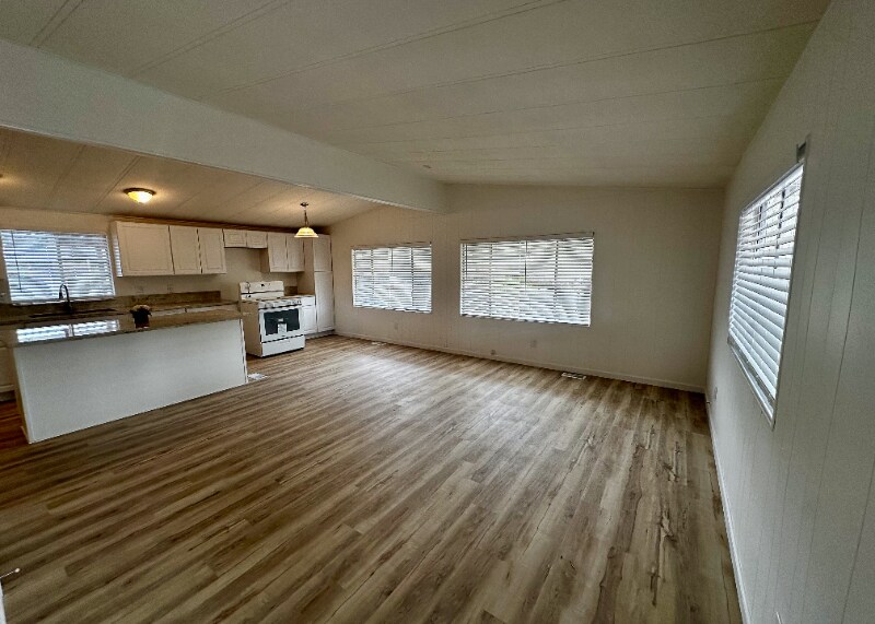 Building Photo - 1780 Cyprus Ln