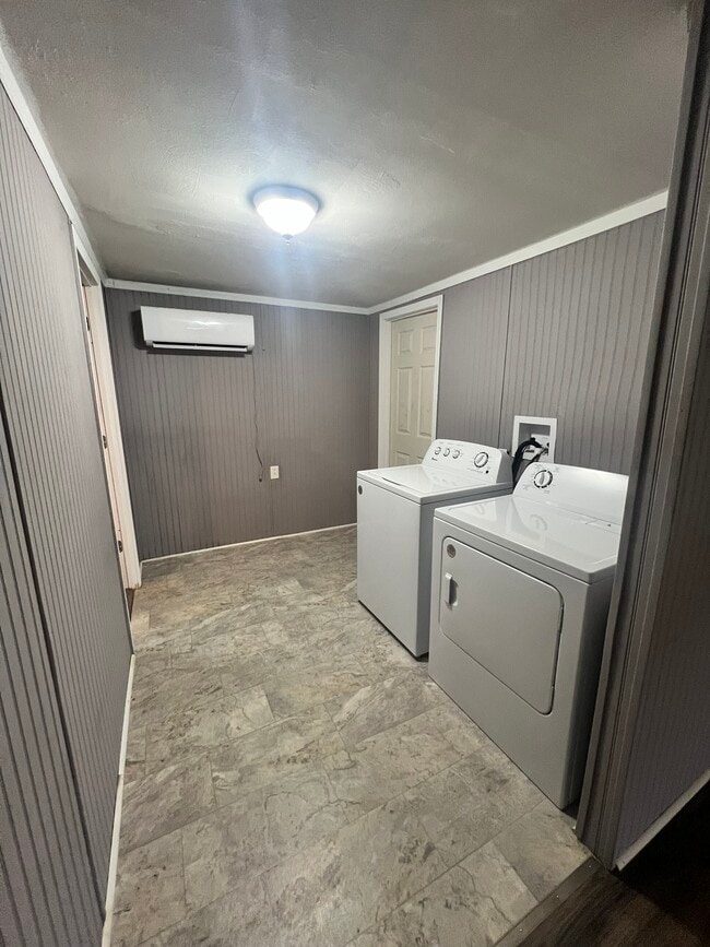 Building Photo - 1492 Joe Miller Rd