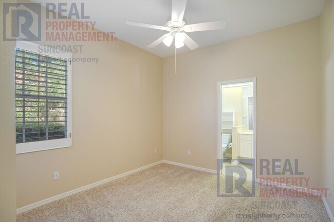 Building Photo - 8009 Waterview Blvd