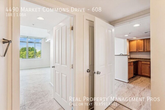 Building Photo - 4490 Market Commons Dr