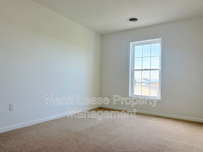 Building Photo - 129 Church St