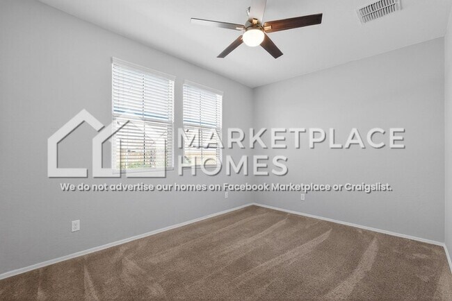 Building Photo - 5309 S 18th Pl