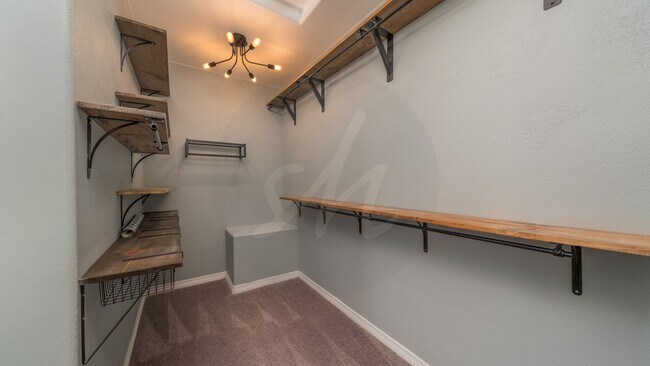 Building Photo - Stunning Two-Story in Desirable Lorson Ranch