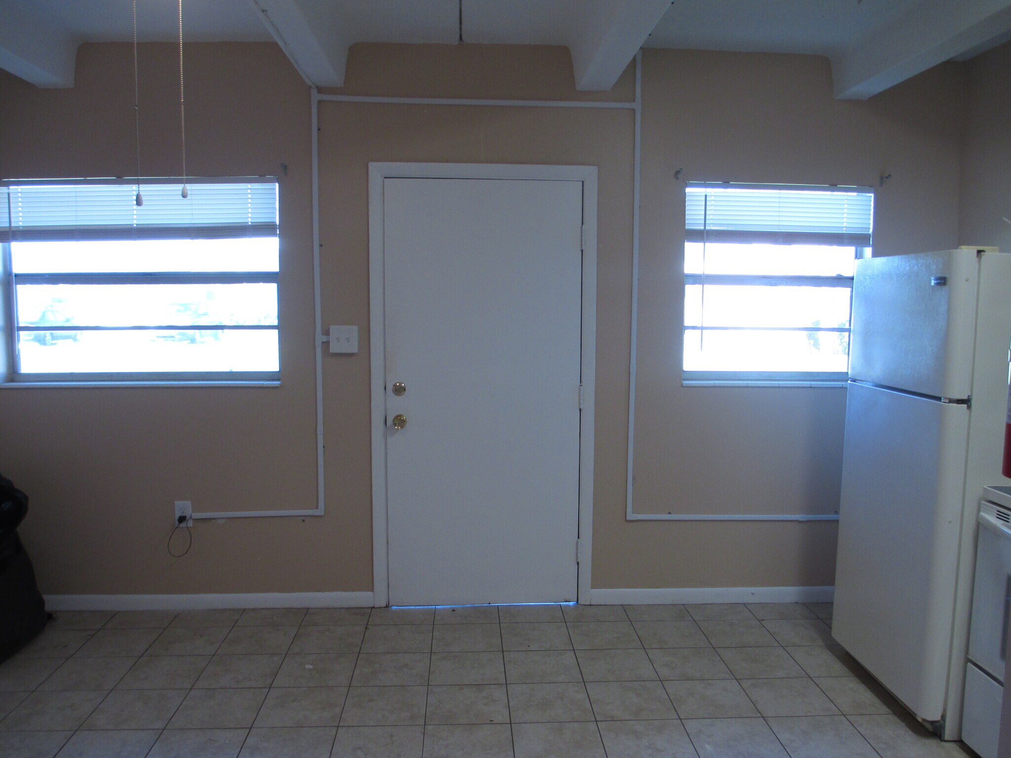 Building Photo - 1713 Dixon Blvd