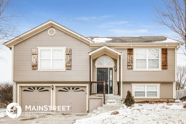 Building Photo - 1502 Willow Dr