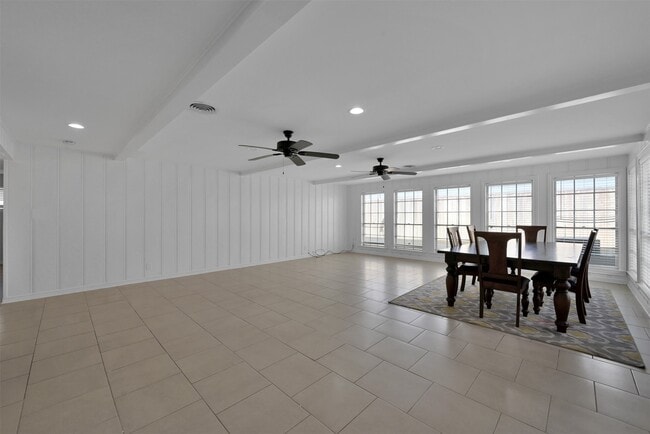 Building Photo - 416 Milwaukee St