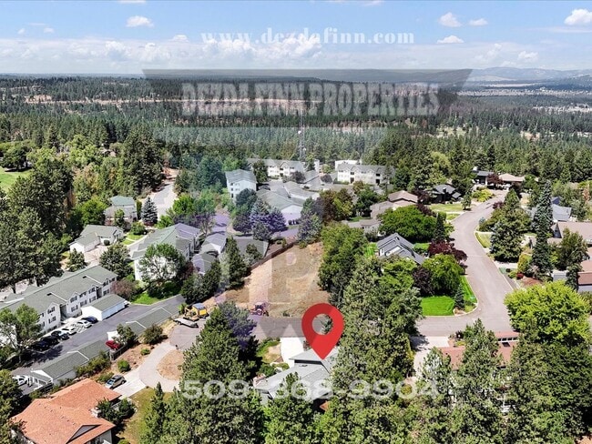 Building Photo - 3,700 sqft of Quiet Luxury & Stunning Views