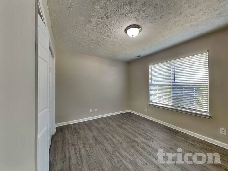 Building Photo - 760 Country Lake Ct