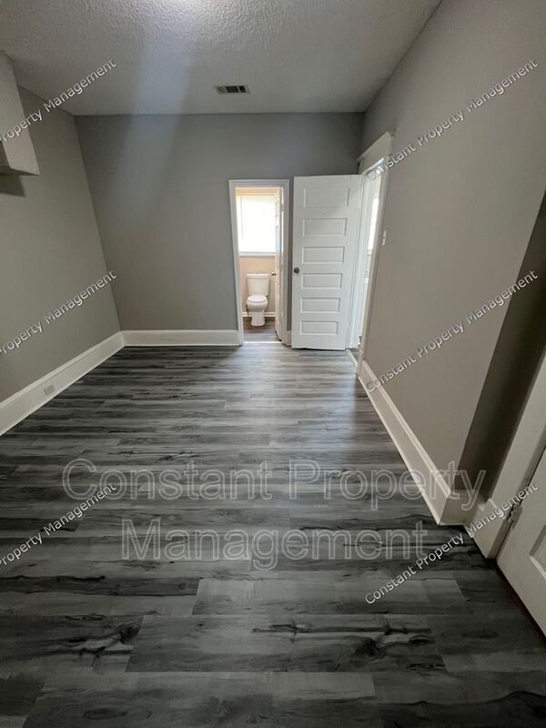 Building Photo - 495 Pittman St