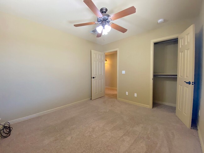 Building Photo - 5710 Saluki Dr