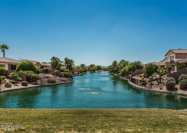Building Photo - 637 E Indian Wells Pl