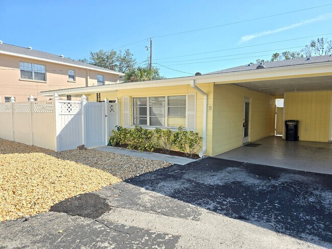 Building Photo - 505 Manatee Ct