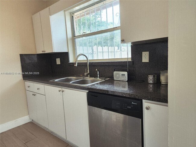 Building Photo - 20847 SW 118th Ct