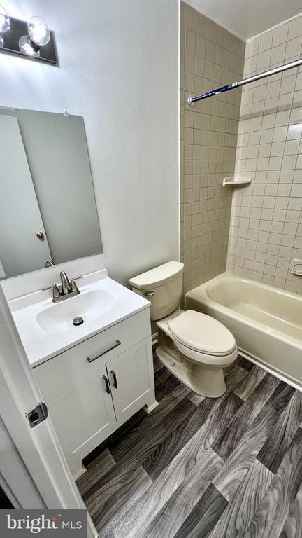 Building Photo - 10748 Wayridge Dr