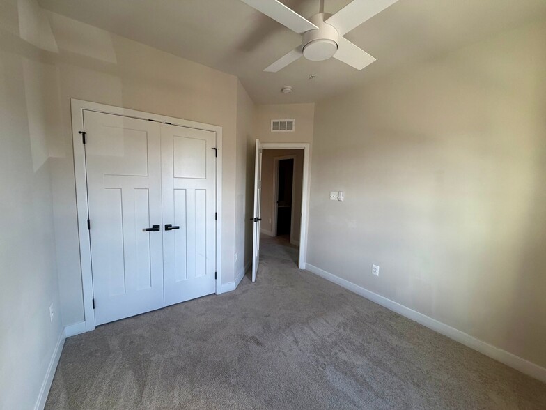 Building Photo - 6029 Goshawk St