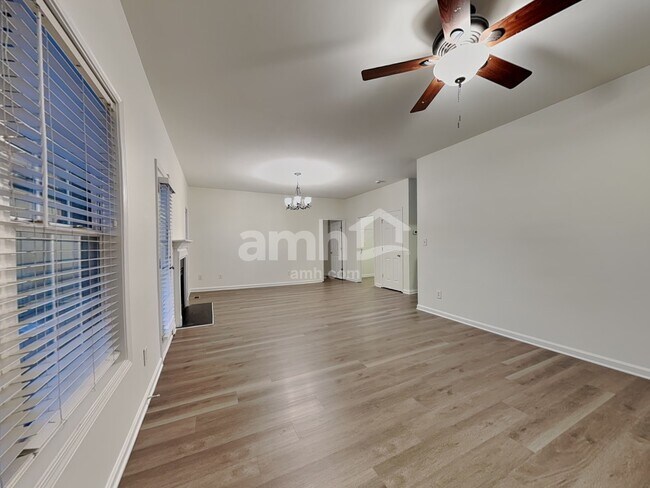 Building Photo - 2601 Trailwood Hills Dr