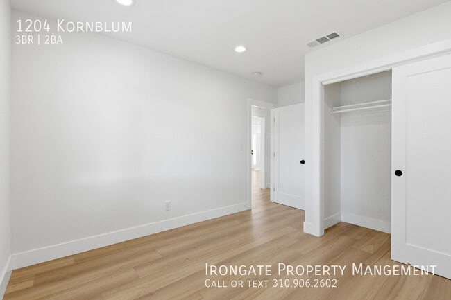 Building Photo - 1204 Kornblum-