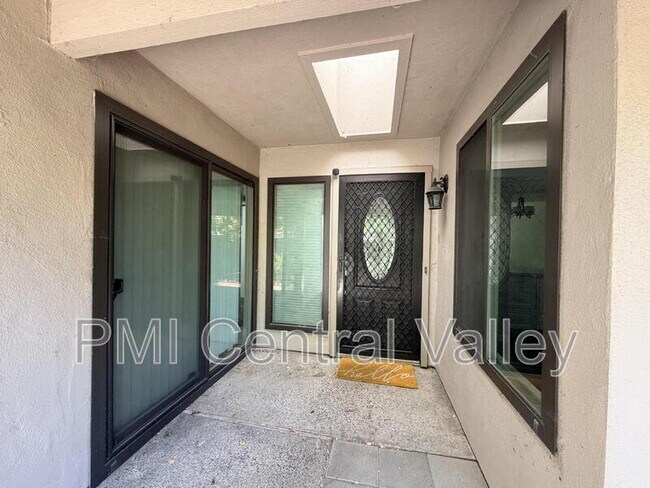 Building Photo - 3440 W Benjamin Holt Dr
