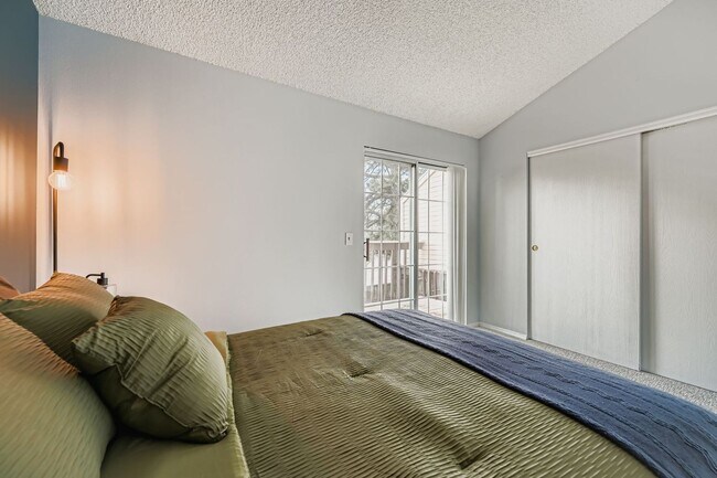 Building Photo - Cozy Furnished Home in Quiet Louisville Neighborhood