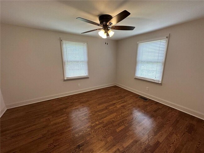 Building Photo - 520 Coleman Dr