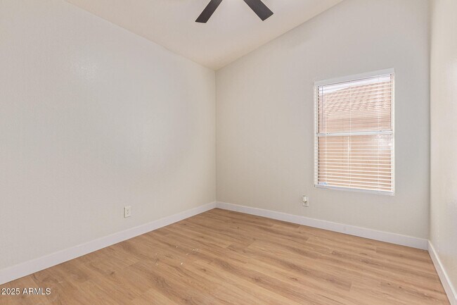 Building Photo - 5340 W Oraibi Dr