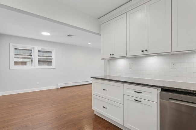 Building Photo - 22 Fox Pl