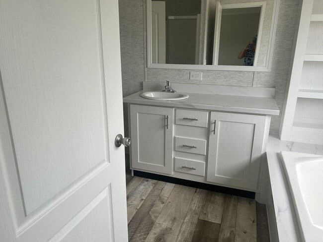 Building Photo - New Home! 3 Bedroom/2 Bath