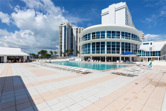 Building Photo - 5445 Collins Ave