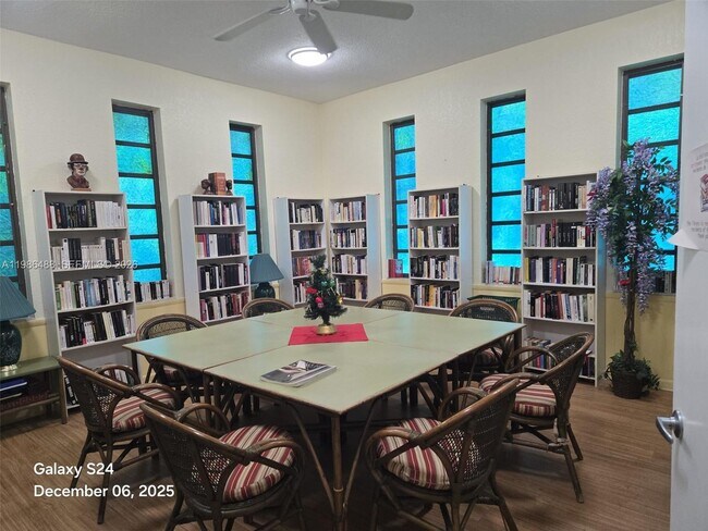 Building Photo - 5181 W Oakland Park Blvd