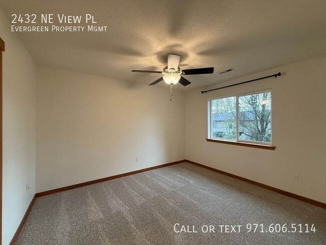 Building Photo - 2432 NE View Pl